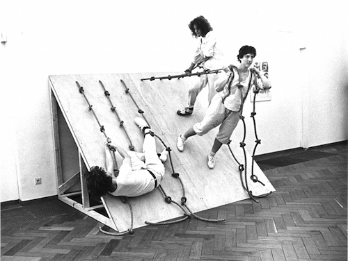 Simone Forti, Huddle (Stedelijk Museum)